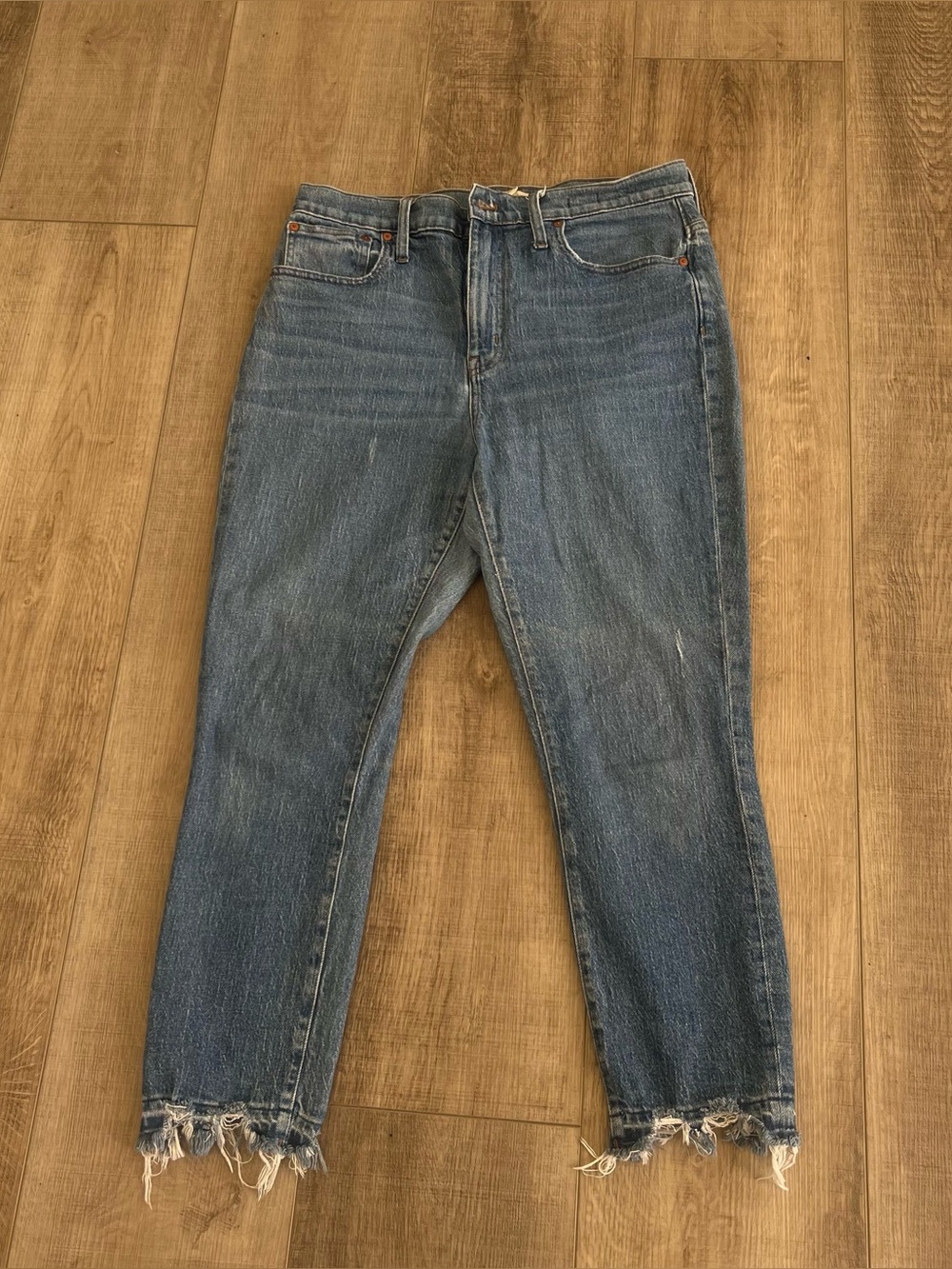 Madewell High Rise Slim BoyJean 30 med Wash distressed hem Blue denim Jeans EXC